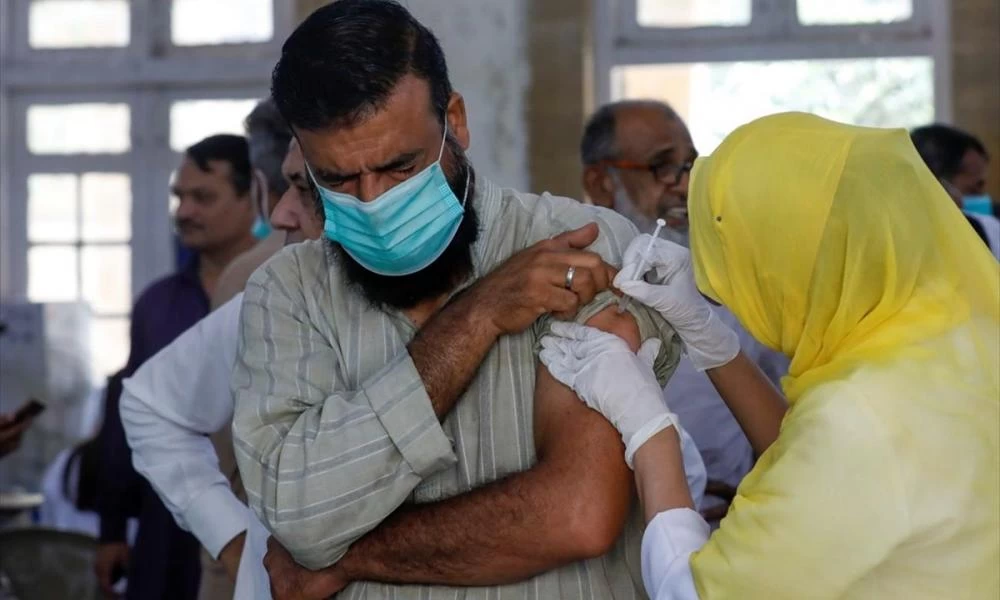 Πακιστάν: Μπλοκάρουν τις κάρτες SIM σε όσους δεν κάνουν την δεύτερη δόση